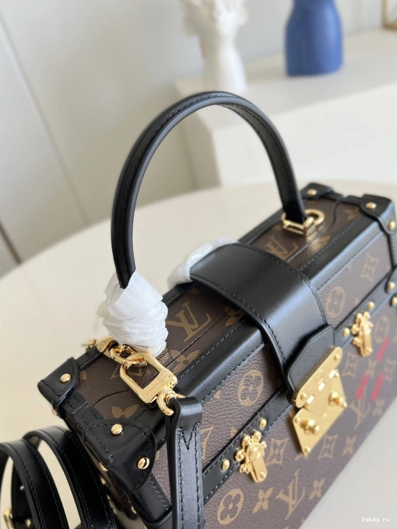 MALLE PETITE V LOUIS VUITTON 0823